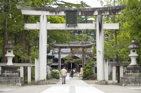  米澤市歷史悠久的「上杉神社」：感受日本戰國時代的輝煌！